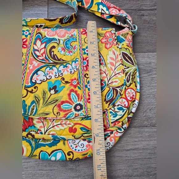 Vera Bradley Retro Eloise Hipster Provencal Yellow Paisely Crossbody Floral Boho - Picture 10 of 11